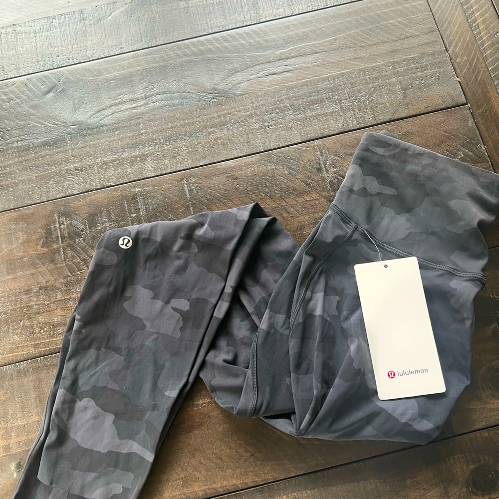 Lululemon leggings Base Pase HR Tight 28” Brushed